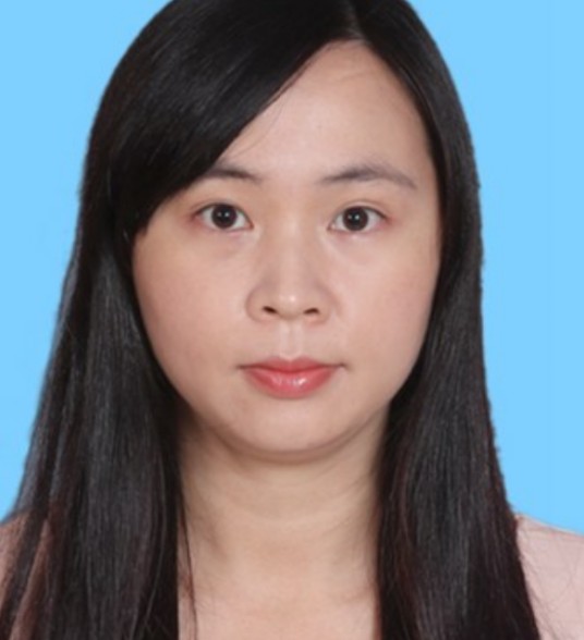 何泳仪（舞蹈教师）