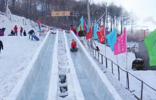东风湖滑雪场