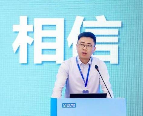 李玉鹏(美凯龙公司董事会战略与投资委员会主席、董事长、执行董事)