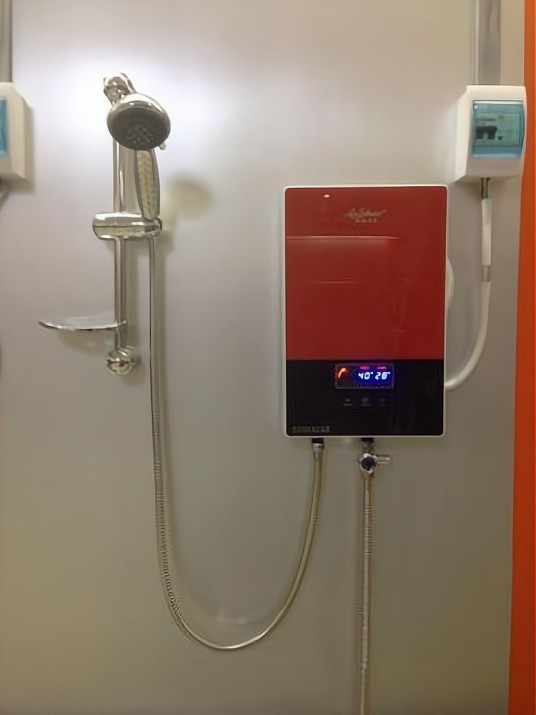 即热式加热水箱