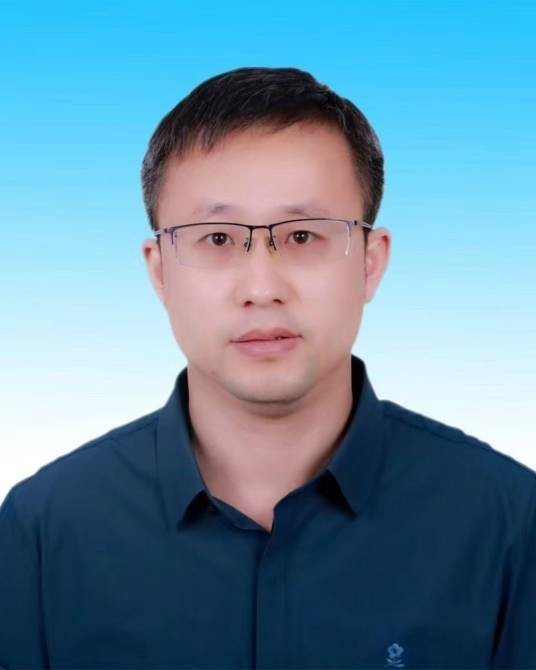 颜宁（山东省龙口市商务局党组成员、副局长）