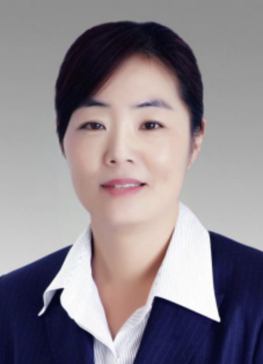 李冬青(山东省威海市文登区人力资源和社会保障局党组副书记、副局长、一级主任科员)