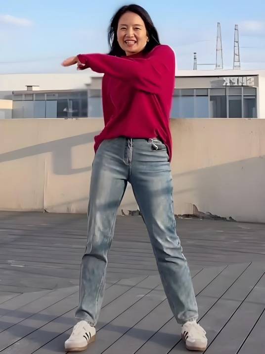珊珊起舞