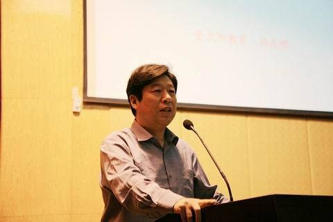 柏成刚