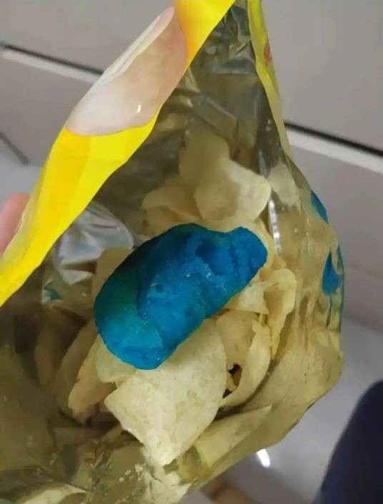 7·12乐事薯片蓝色异物事件