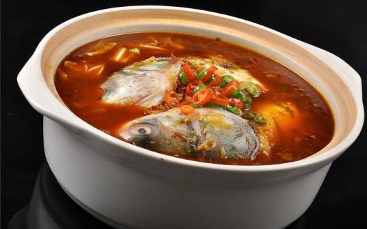 酸菜炖鱼头
