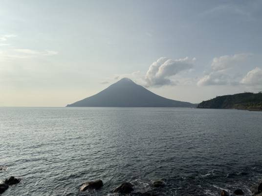开闻岳