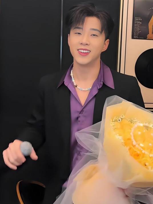 陆麒LUQI