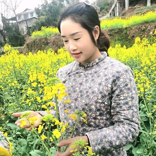 川味小夫妻双妹（自媒体创作者）