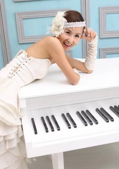李欣悦（女演员、平面模特）