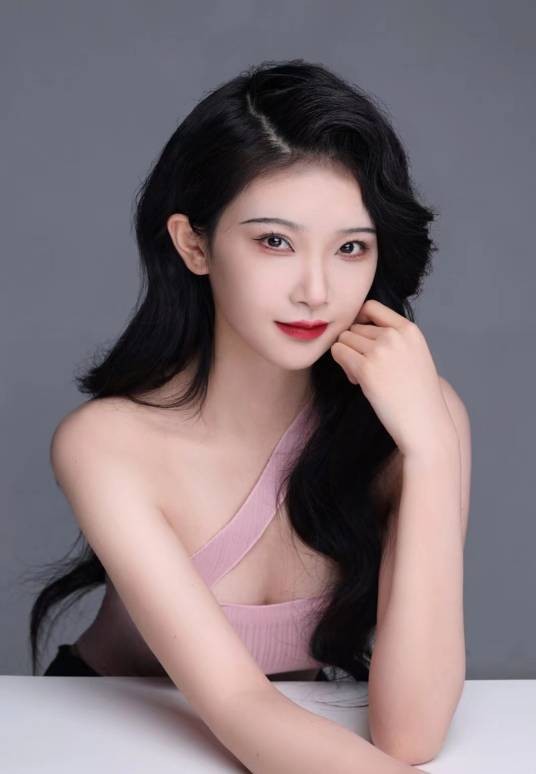 张璇（中国内地1999年出生女演员）