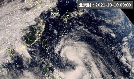 台风“圆规”向我国靠近