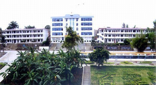 《富宁一中事件:学生质疑背后的真相与思考》