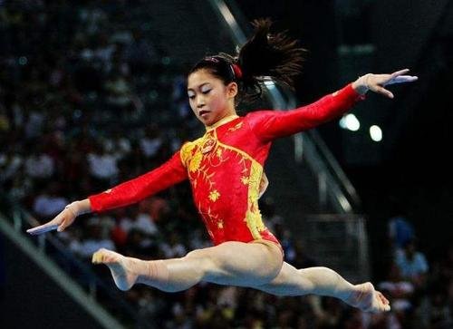 中国体操队全副武装抵达日本，你觉得有必要全副武装吗？