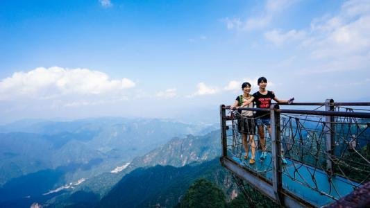 过山车突然停摆，32人被悬在半空中，娱乐设施是否存在安全问题？