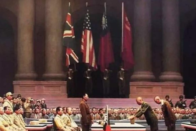 求一张日本人投降的画面。 做壁纸用。谢谢了、 就是鞠躬给文件的那个画面。谢谢大家