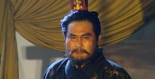 关羽实力放眼三国能排第几?打得过张飞吗?