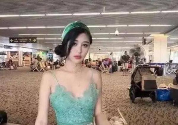“最美校花”红了, 堪称刘亦菲和周扬青的结合体, 娶到就是福气!