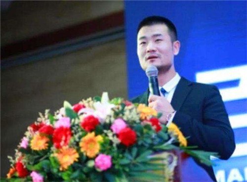 那个为百万酬劳,冒险去伊拉克当保安的白晓保,为什么12名同伴仅他活着?