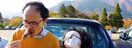 除了用自己名字命名道路外,搞艺术的人还做过什么奇葩事?