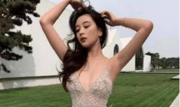 “最美校花”红了, 堪称刘亦菲和周扬青的结合体, 娶到就是福气!