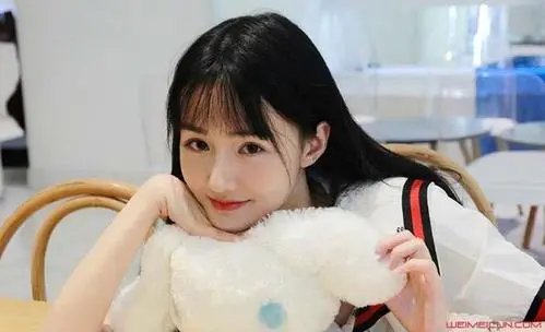 玉楼春中，二奶奶苏映雪是谁扮演的呢？