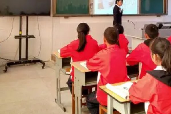 络绎不绝是什么意思造句