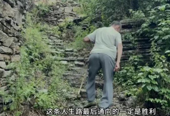 二舅爆火后,悄悄离开了村子,二舅想要的生活是怎样的?