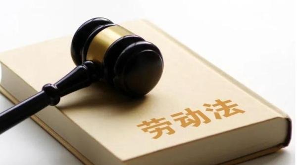 入职仅37天，62岁女工夜班期间猝死！工伤认定背后现三大争议