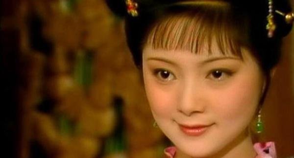 红楼梦里的选秀之谜：薛宝钗待选的是宫女还是秀女？