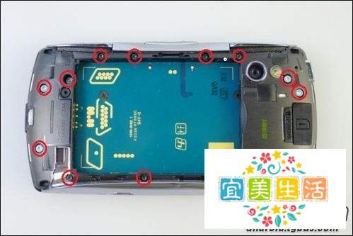 索尼爱立信PSPhone拆机全图文