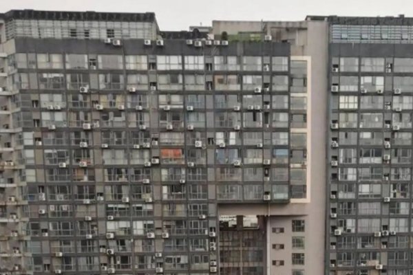 长沙17层楼楼顶被曝“建”了千余平厂房，这存在哪些安全隐患？