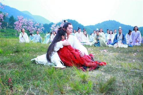 花千骨中杀阡陌怎么被毁容的？