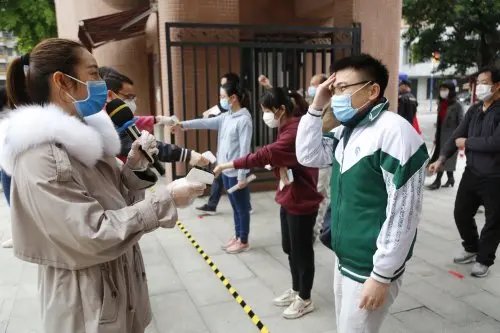 四川一初中97名学生发热呕吐,这是什么原因造成的?