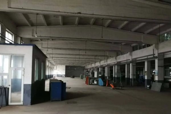长沙17层楼楼顶被曝“建”了千余平厂房，这存在哪些安全隐患？