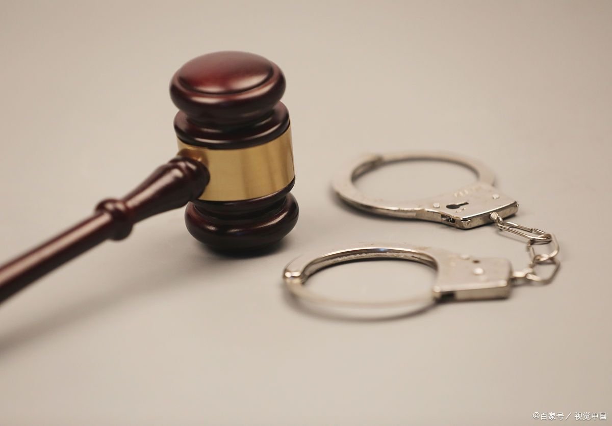 长春阳性骑手逃避核酸检测送物资百余单,这位骑手这么做违反了什么法律?