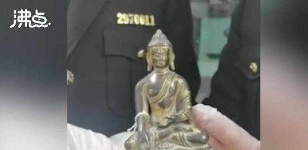 杭州海关查获价值15万清代龙袍 这是咋情况？