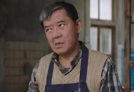 李立群澄清吃酱鸭闹肚子事件,网友对此是如何评价的?