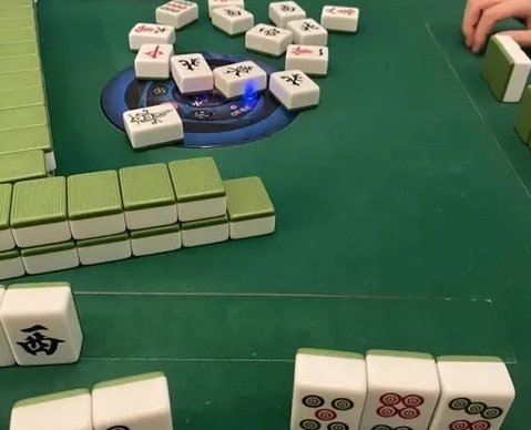 湖北一男子打麻将连续12把天胡牌友报警,民警调查后发现了哪些真相?