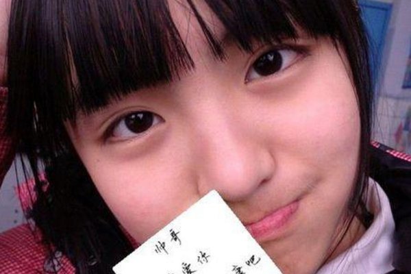 火遍全网的“镇楼女神”已经长大说好等她十年的那些人还在吗？