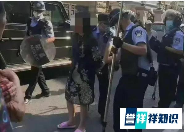 杭州女子持刀砍死叔叔砍伤母亲与劳荣枝自称当年被吓得“魂飞魄散”