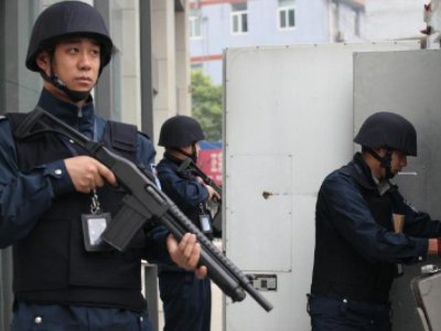 对于押钞员中枪身亡这件事,银行是如何回应的?