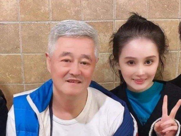 赵本山女儿球球自曝已在北京买房，她这又是在炫富吗？