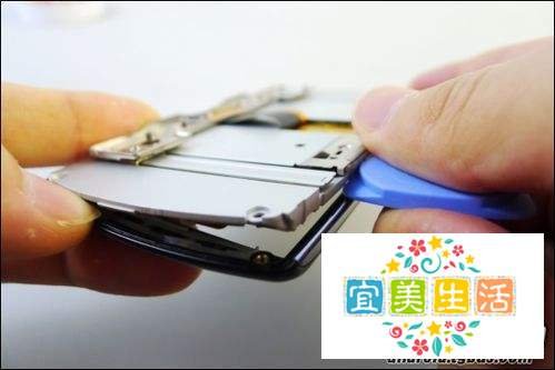 索尼爱立信PSPhone拆机全图文