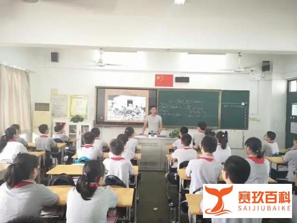 8位体育老师有5个当班主任，南京这所中学被央视点赞！