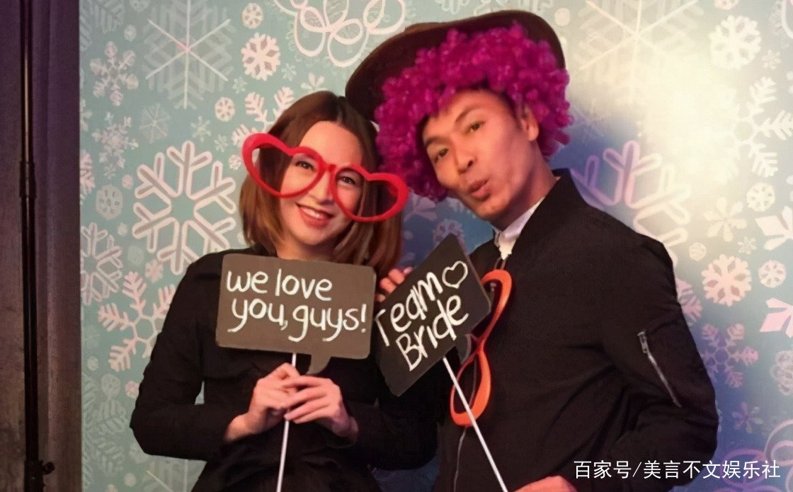 和小15岁妻子同台秀恩爱,几经波折幸福更甚,郭晋安现在怎么样了?