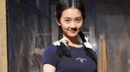 黄磊女儿多多被造谣,所在学校否认开除黄多多,黄磊全家已报警,怎么回事?