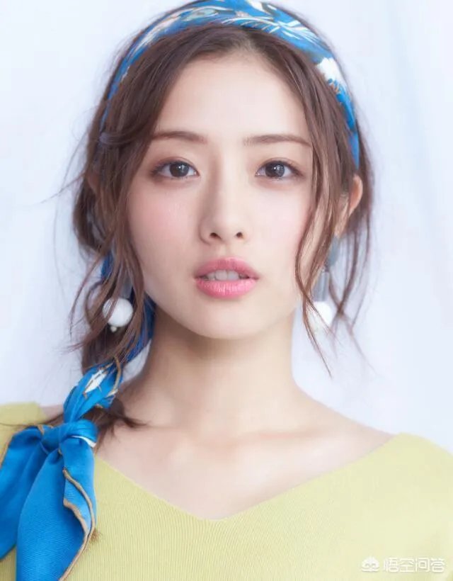 张含韵撞脸石原里美,那么她能像十元那样从事业低谷逆袭翻红吗?