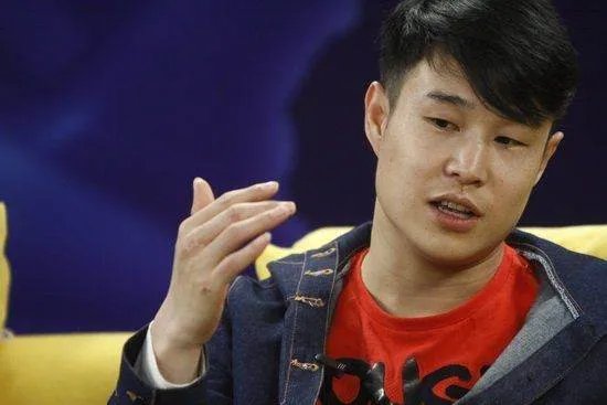 大笑江湖主题曲是什么歌名？