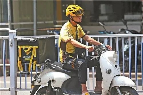建议强制平台为外卖小哥买意外险，为什么？